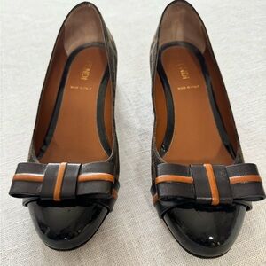 Fendi logo bow pumps - size 6 l Preloved